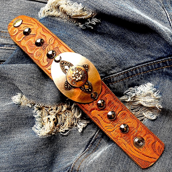 Remington cuff, up to 7 1/4” wrist - Picture 1 of 7